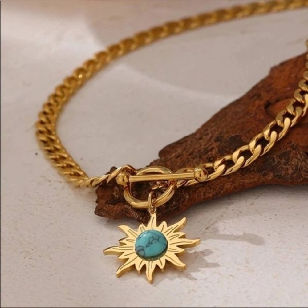 ๐ 18k Gold Sunburst Pendant Charm Necklace, Chunky Curb Chain Toggle Necklace - Picture 2 of 14